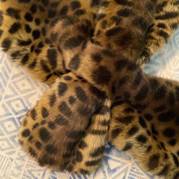 Faux Fur Wrap Scarf - Picture 3 of 6